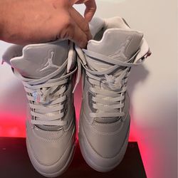 Grey 5s sz 9.5 men