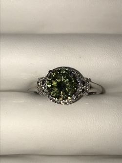 Size 8 peridot silver ring