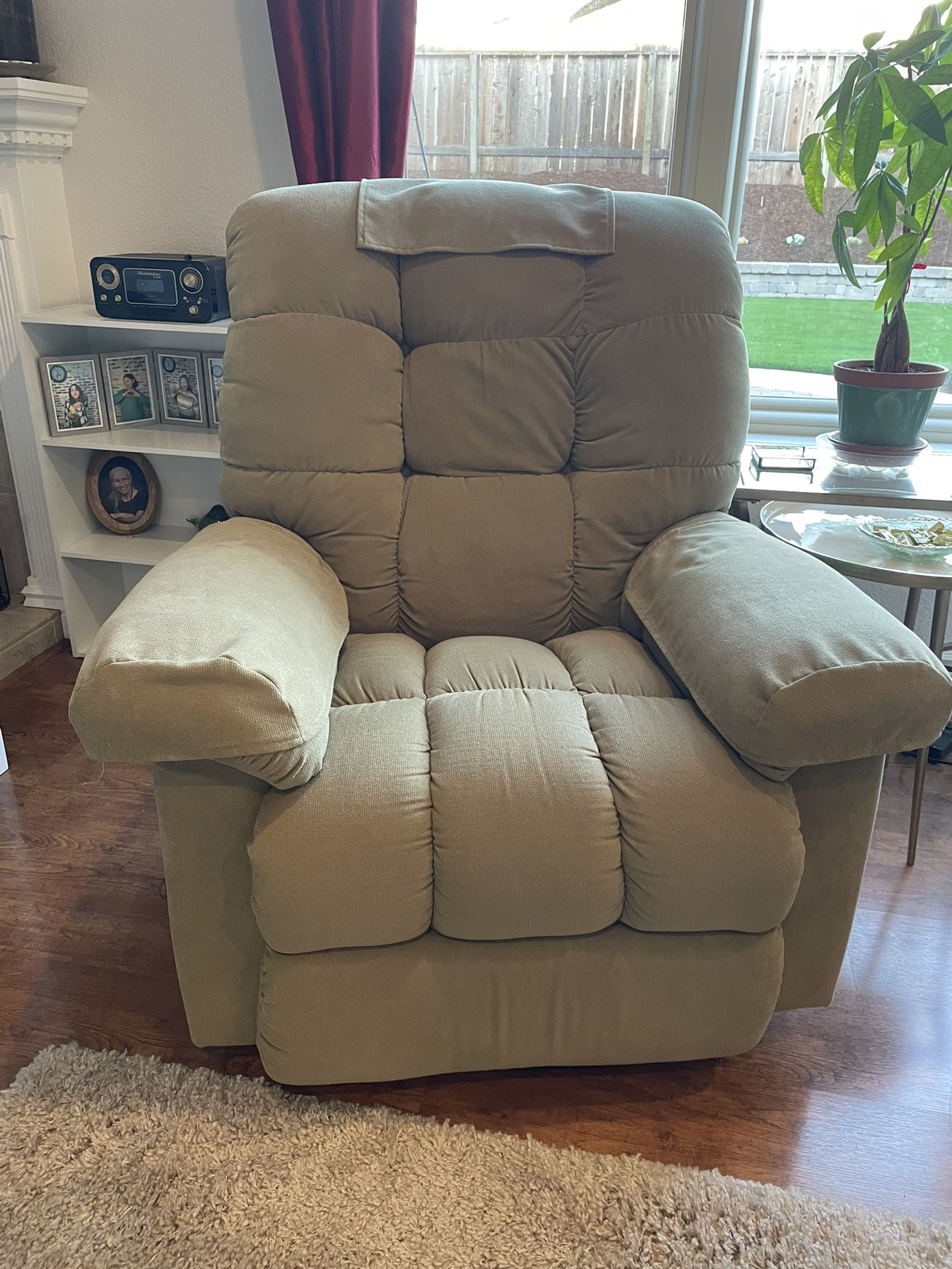 FREE - Plush La-Z-Boy Recliner