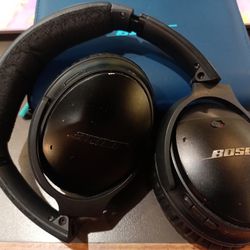 Bose Quiet comfort Q35 II Headphones.