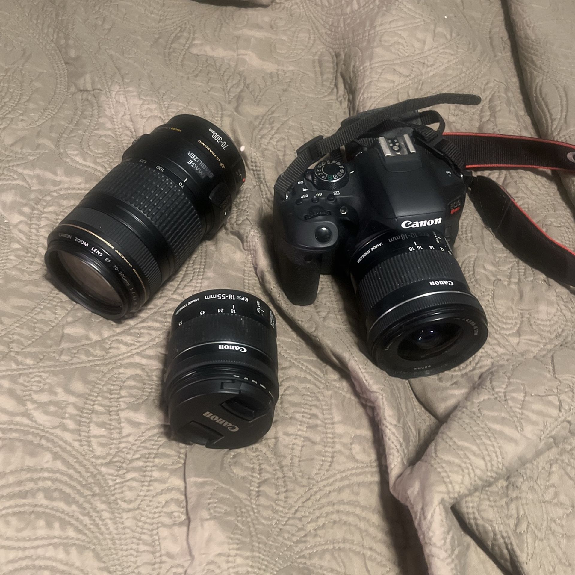 Canon EOS T7i With 3 Pairs Of Lens
