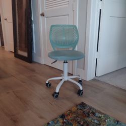 Child's Desk Chair