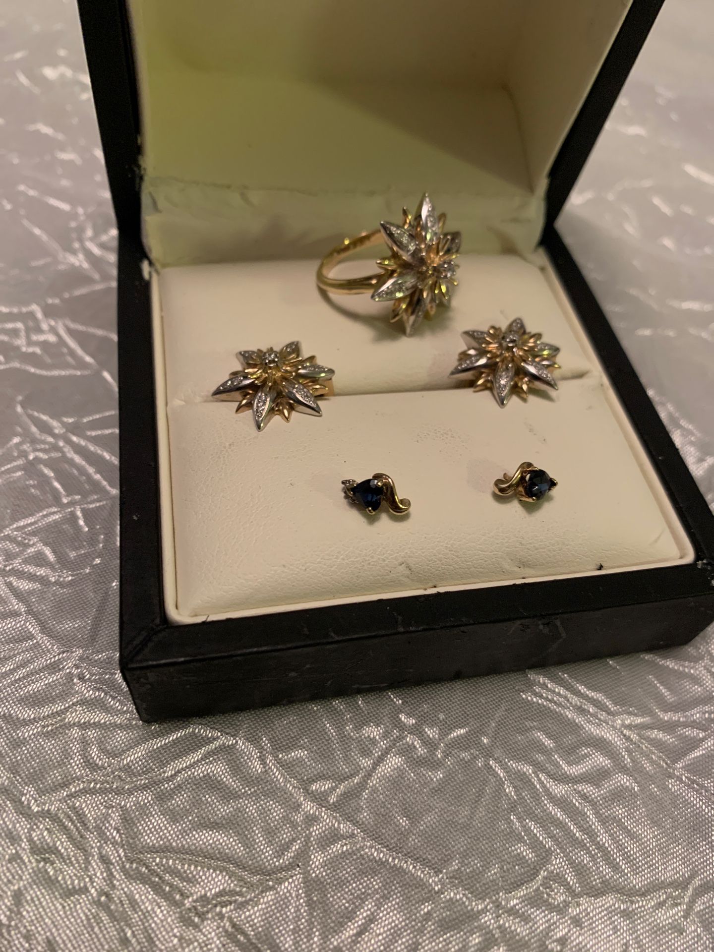 14k gold set Real Gold ring and earrings + pair of small earrings with sapphire