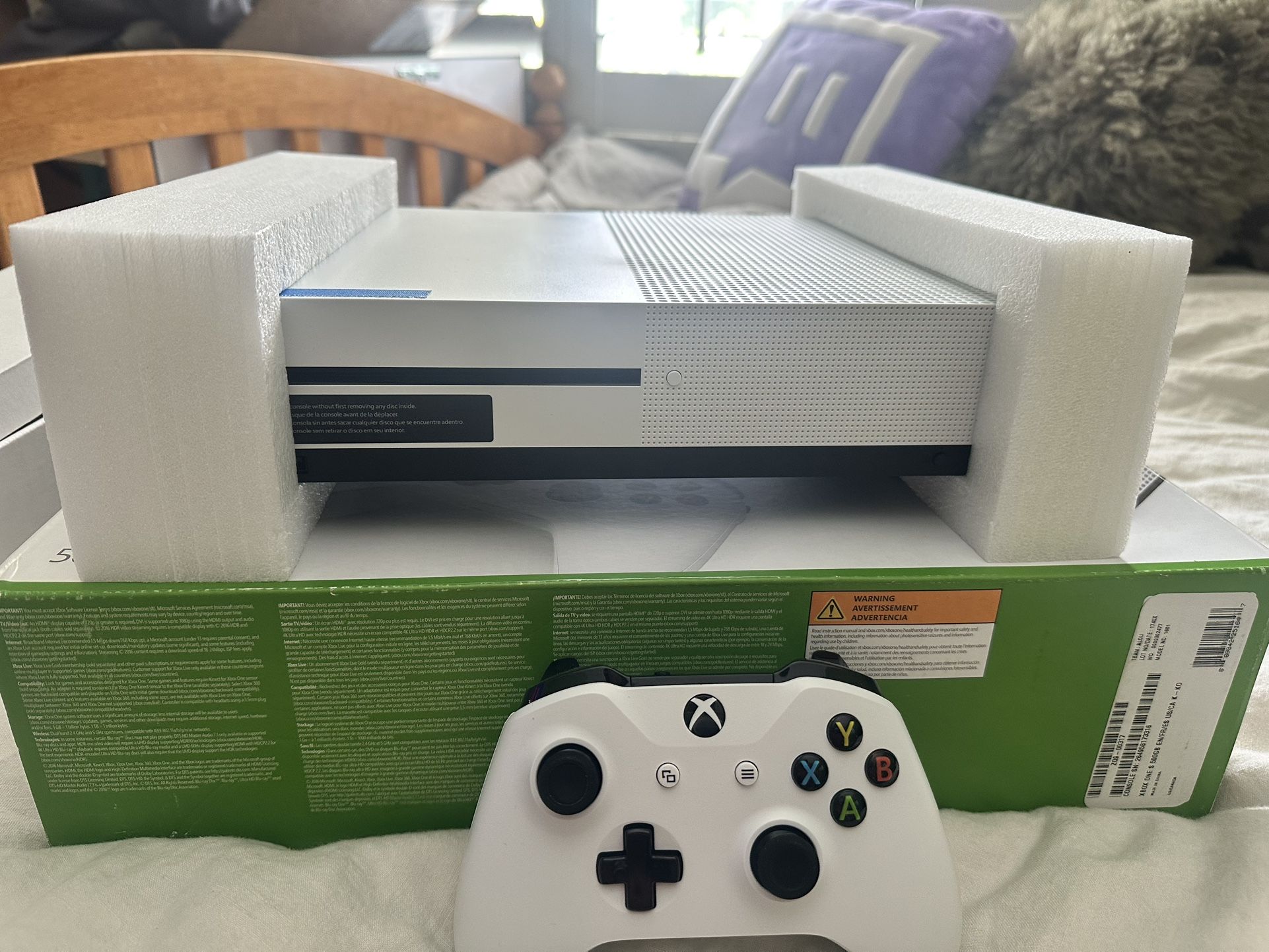 Xbox one 500 GB go  - Like New