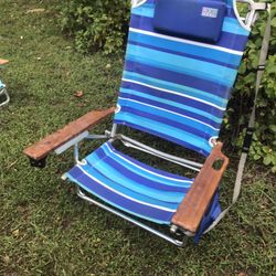 Very Nice Full Reclining Beach Chair Only $15