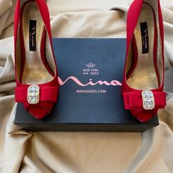  Nina Red Satin Bow Front Heels Size 6.5