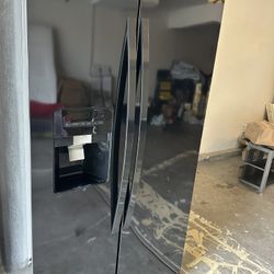 Black stainless steel refrigerator