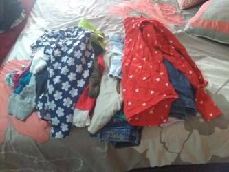 Kids clothes size 7-8 (34 pieces).