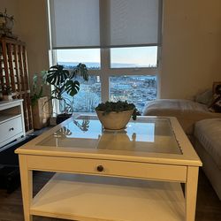 MOVING - coffee room glass table $10