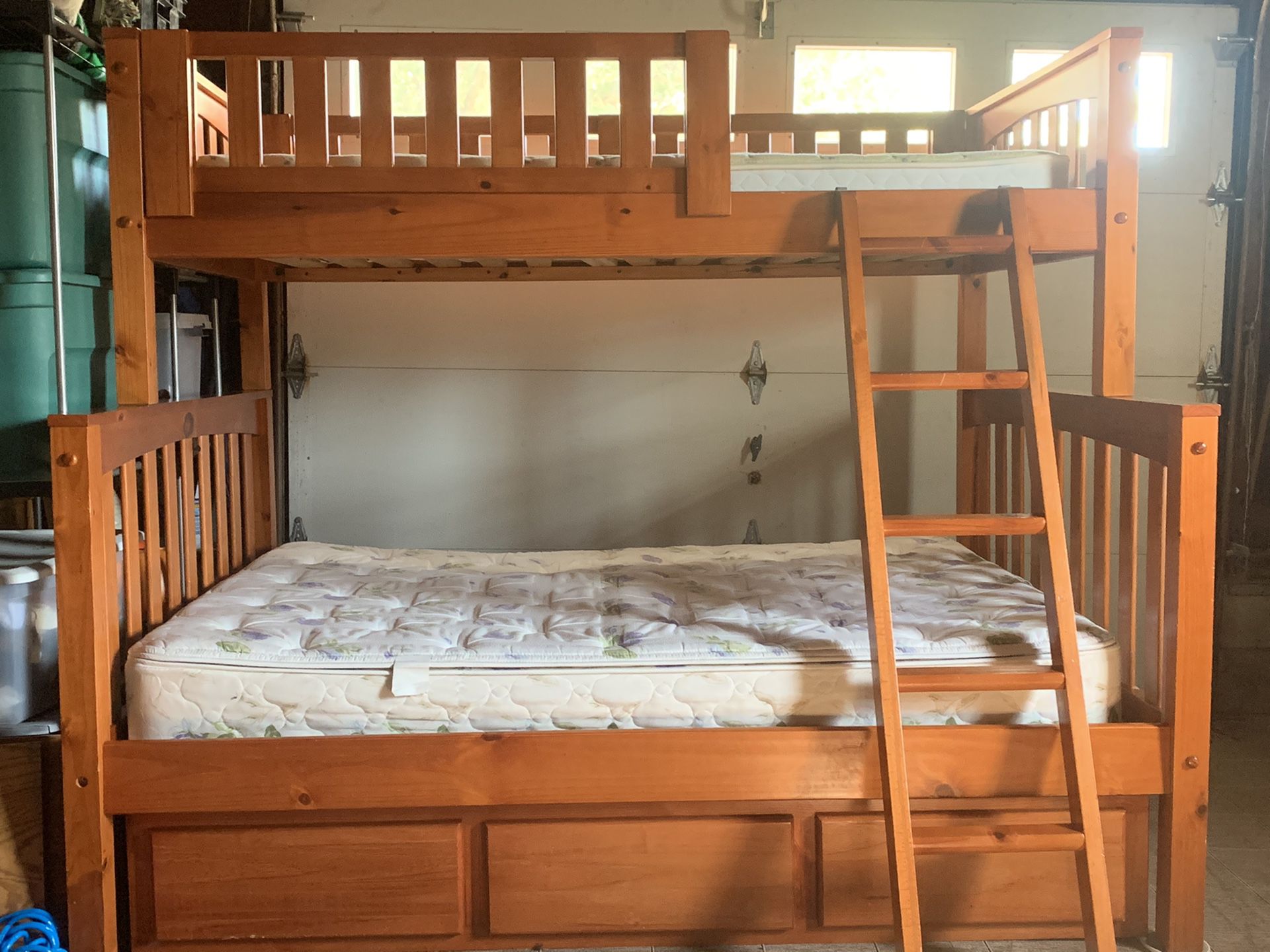 Kids bunk bedroom set