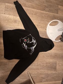 Vlone hoodie new with no tags fits a medium