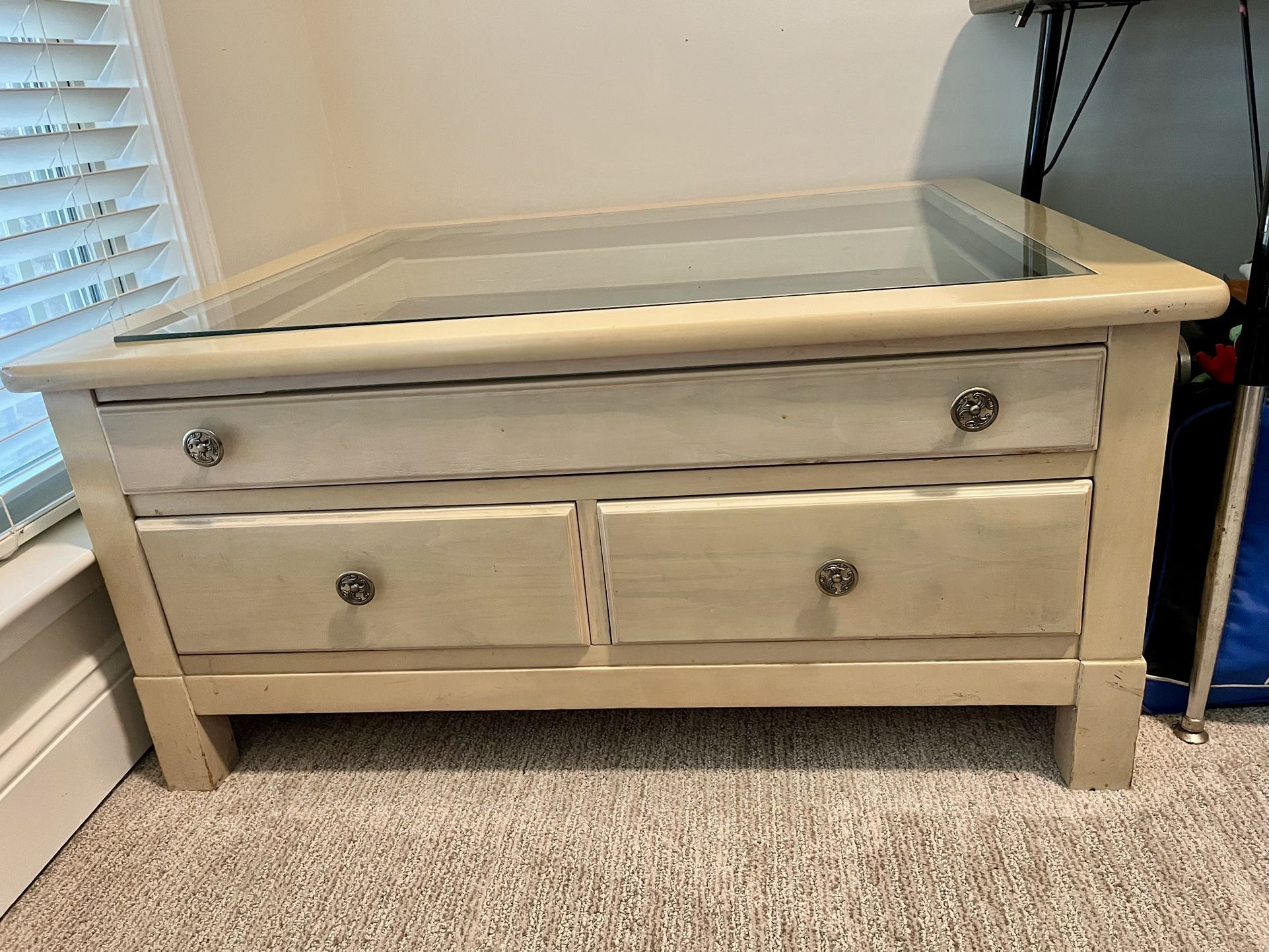 Coffee Table W/ Glass Top Display Drawer