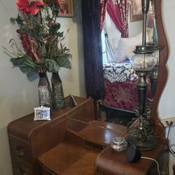 Art Deco Waterfall Vanity With Matching Chair 