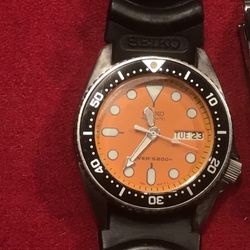 Seiko orange face automatic diver watch