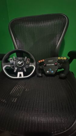 Fanatec Gran Turismo DD Pro With F1 Podium Wheel