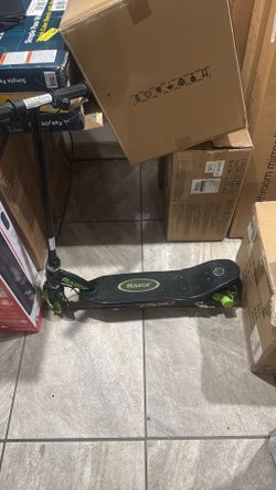 Razor Power Core E90 Electric Scooter black with Green