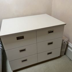 Wood Cabinet with 6 drawers and Quartz Top - 32.5" w x 26.25" h x 24.5" deep. In San Francisco 
