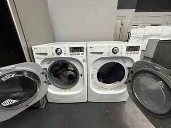 LG Washer and Dryer Gas Set