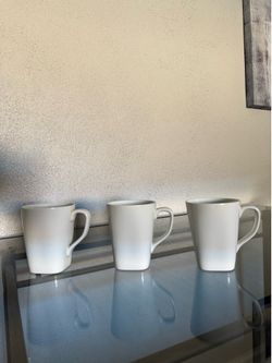 Set of 3 Modern White Ceramic Coffee Mugs – Minimalist Kitchen Cups