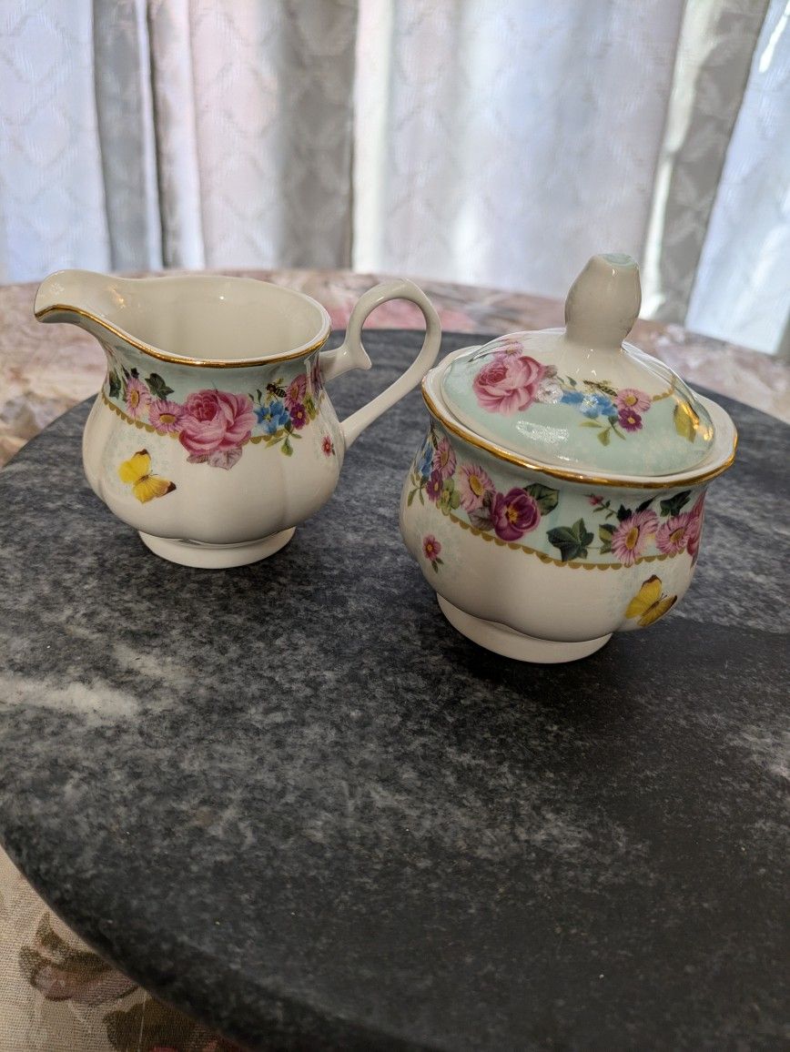 Never Used Sugar & Creamer Set