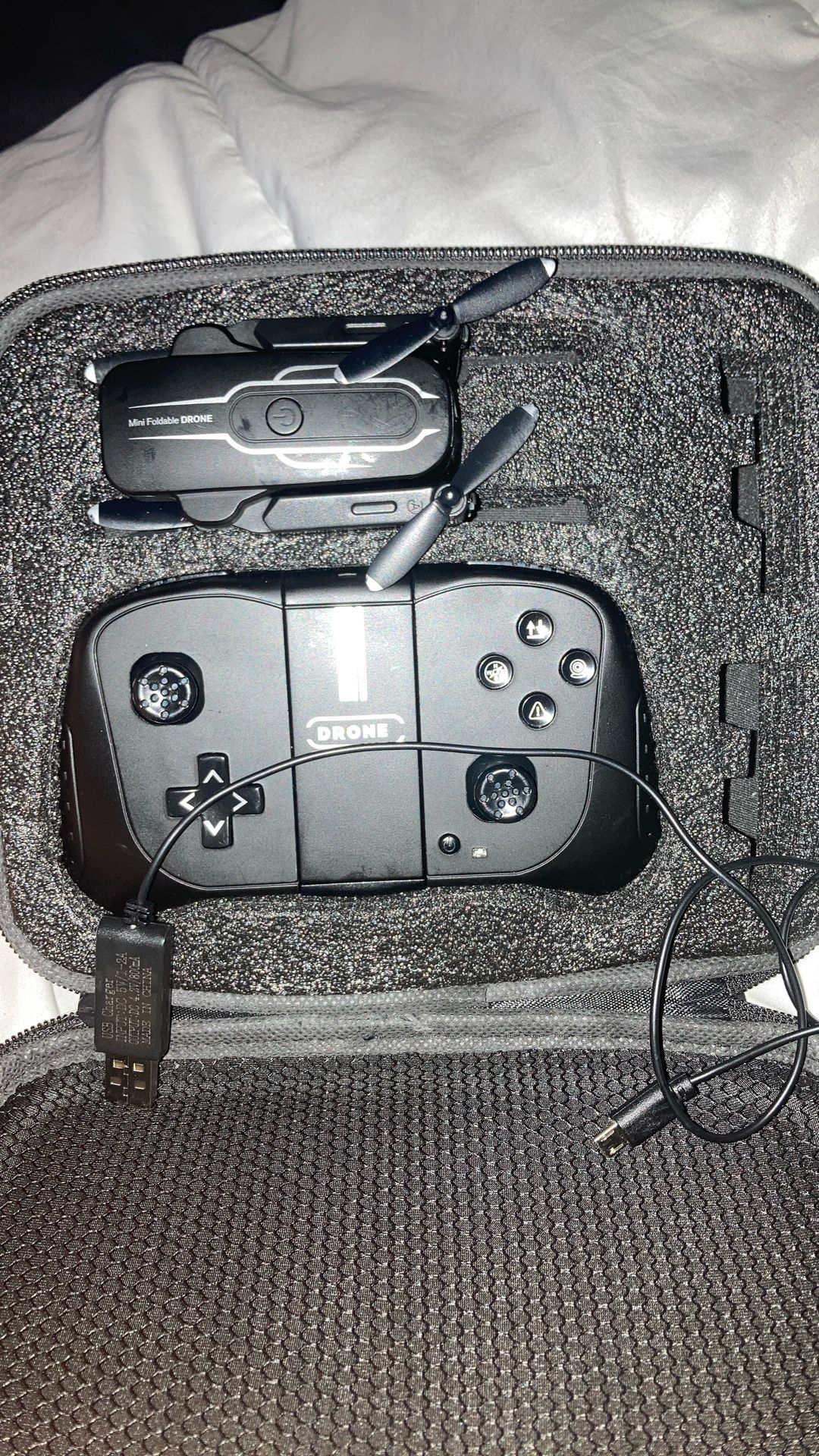  brand new 4k quailty drone can do tricks flys at different speeds works amazing