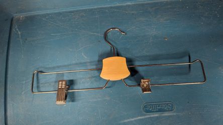 Heavy duty clothes hangers 