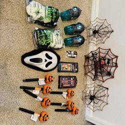 Assorted Halloween Decor 