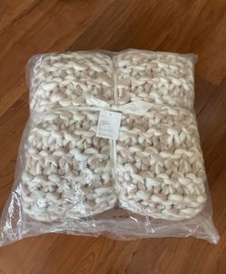 Pottery Barn Chunky Handknit Throw-NWT