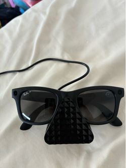 Ray-ban meta wayfarer first gen with charger