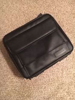 Targus Shoulder Carrying Brief Case/Laptop Carrier