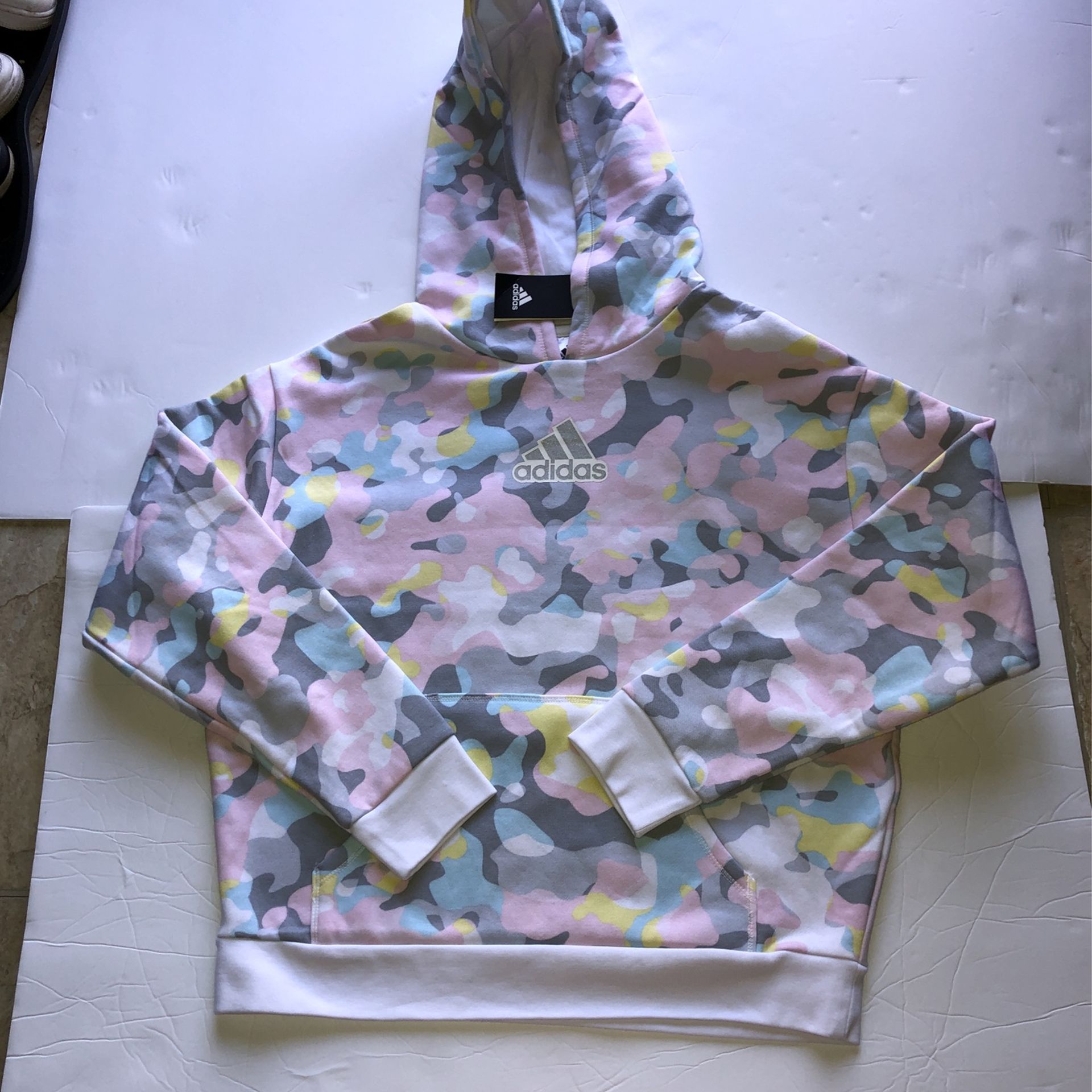 New Girls Adidas Hoodie Size XL (16)