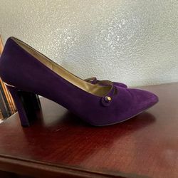 St. John heels sz 8B
