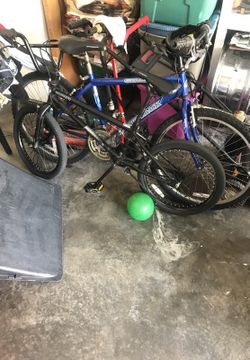 Black bmx bike