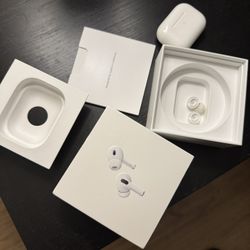Air Pods Pro 2nd Gen Charging Case Only 