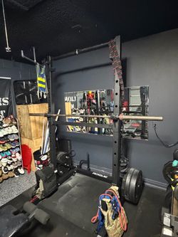 Ethos squat rack with pull up bar