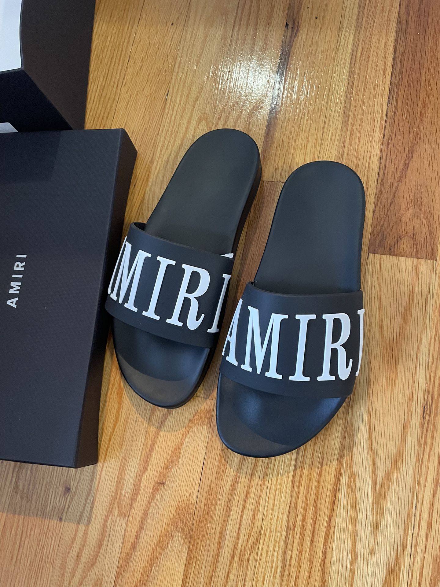Amiri Slippers (9,10)