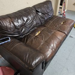 Sillones Y Mesa Con 6 Sillas