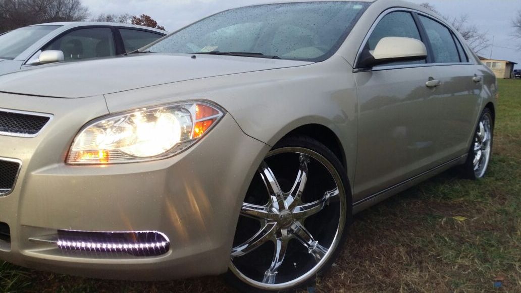 CLEAN 2010 CHEVY MALIBU ON 22s