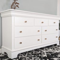 Elegant White Bassett Dresser - Modern - 7 Drawer - Solid Wood