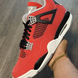 Air Jordan 4 Toro Size 10.5
