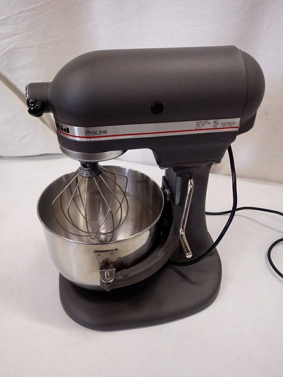 Slightly used kitchenaid mixer proline ksm5 for Sale in Oakland Park