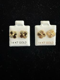 14 KT Gold 🍀 clover Earrings
