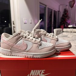 Nike Dunk Low “Pink Paisley” – Women’s 5.5 / Men’s 4 – Brand New
