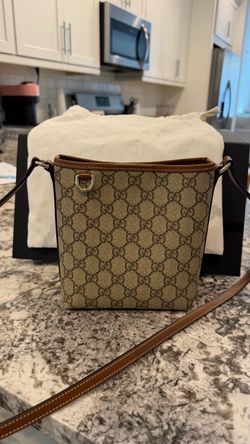 Gucci bucket bag