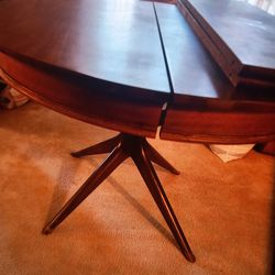 Vintage Mid-century G A D E L L A Oval Dining Table With Four Chairs And Two Extensions Excellent Condition 46 In Cold 68 In Open With Extensions