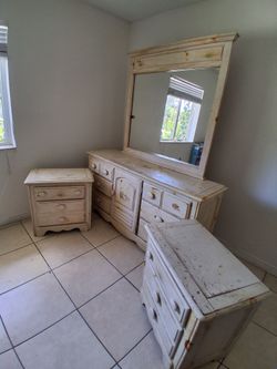 Rustic White Wood Dresser Set with Mirror