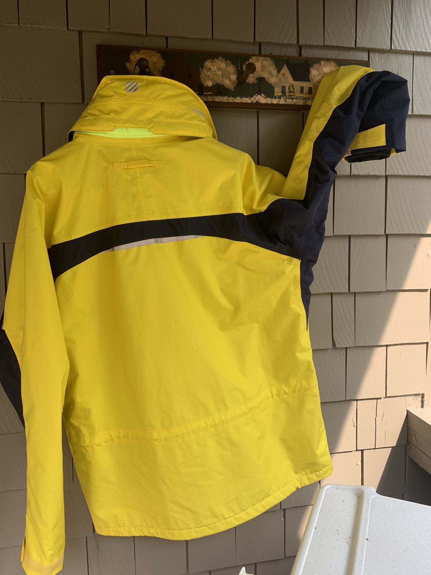 Man’s Large Insulated Rain Jacket   New