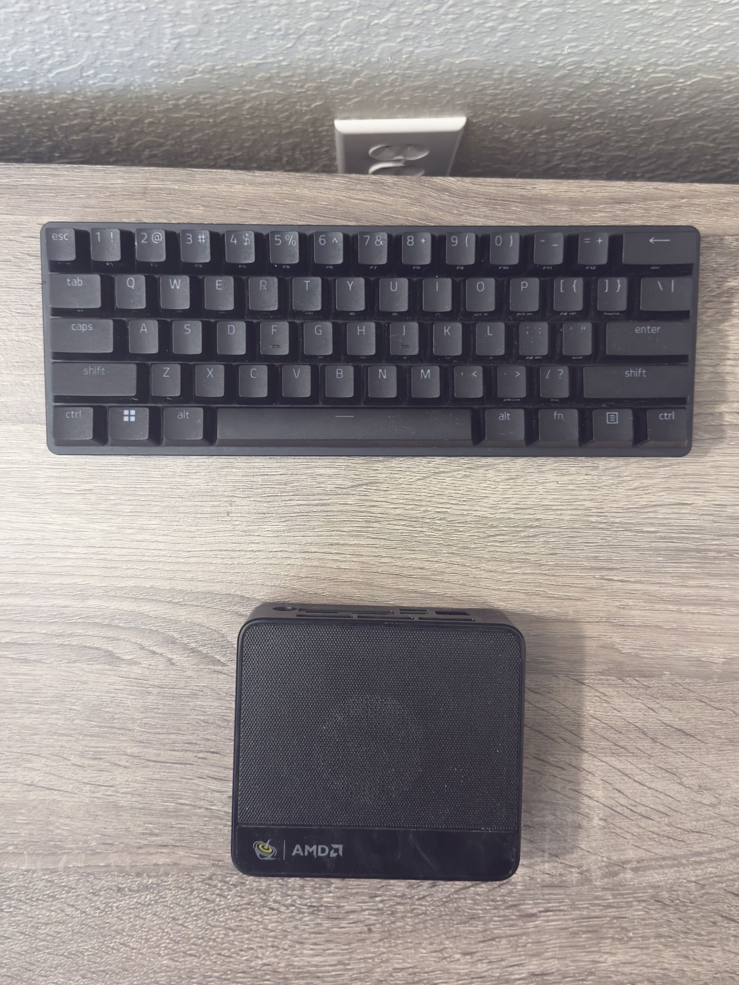 Selling/Trading Beelink Mini Pc, Razer Huntsman Mini, Samsung 75hz Monitor