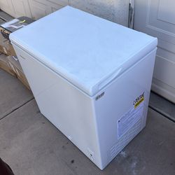 Hotpoint freezer or refrigerator chest