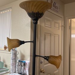 Beautiful Antique Like Lamp